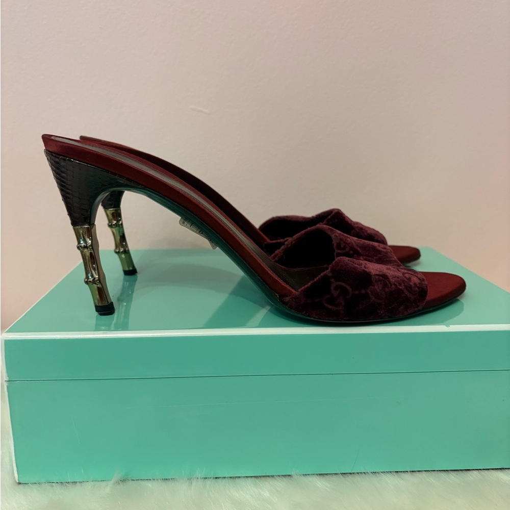 Gucci Burgundy Velvet Mules - Picture 2 of 15